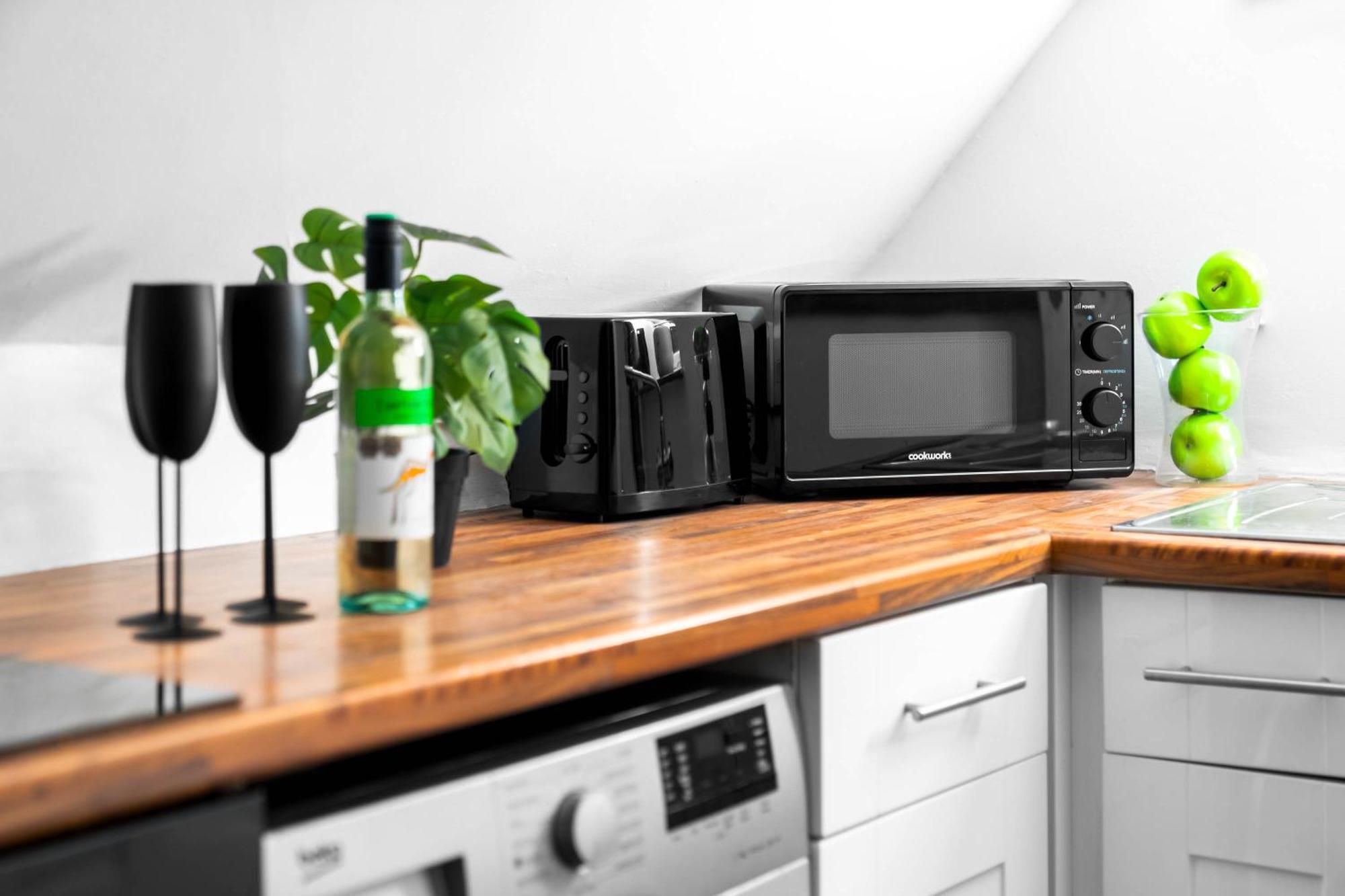 Stylish Apartment - Parking - Outdoor Terrace - Wolverhampton - Netlix - Wifi - 9Bpc Εξωτερικό φωτογραφία